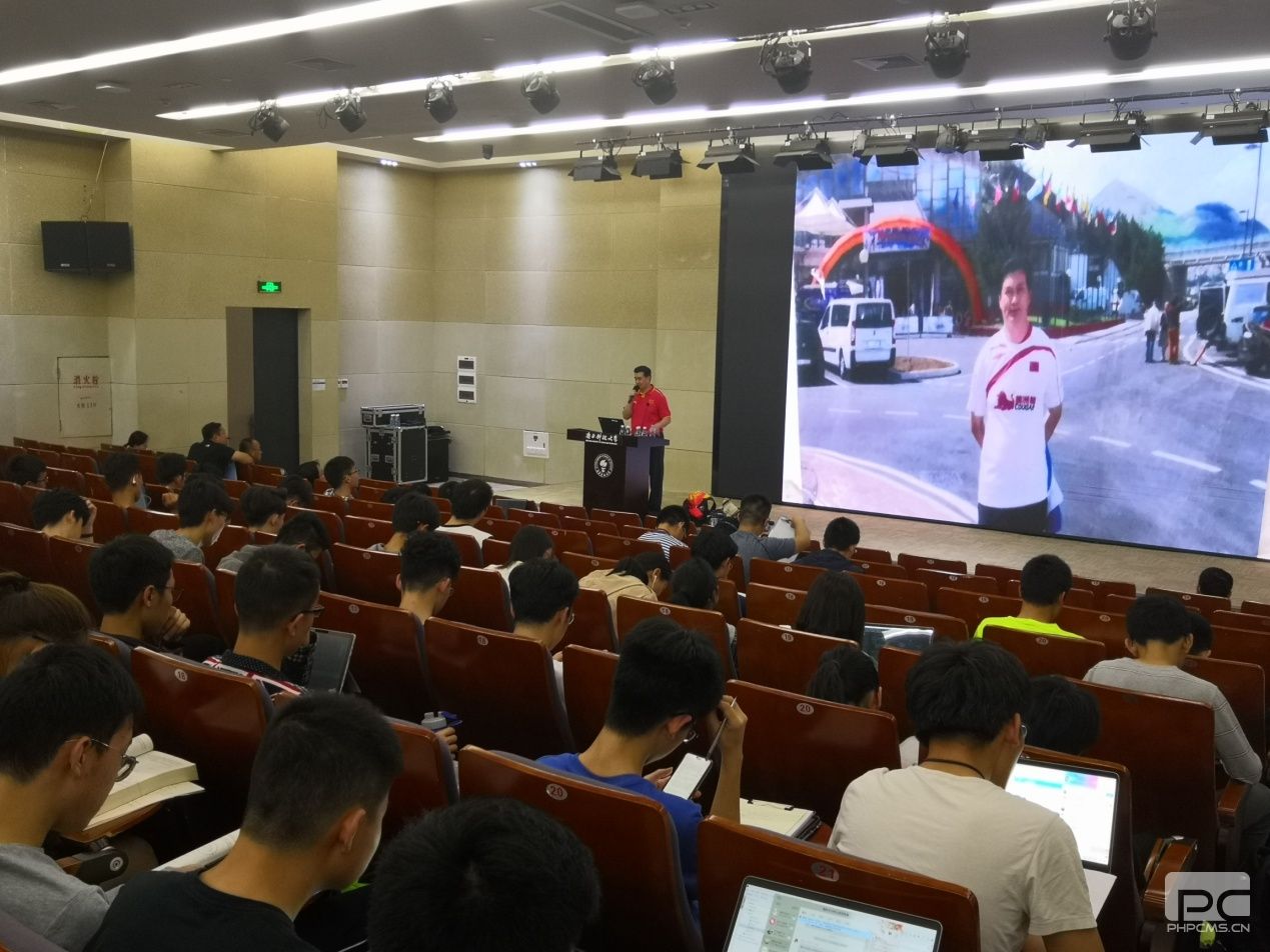 中国陆地冰球联盟主席张平应邀来我校讲座