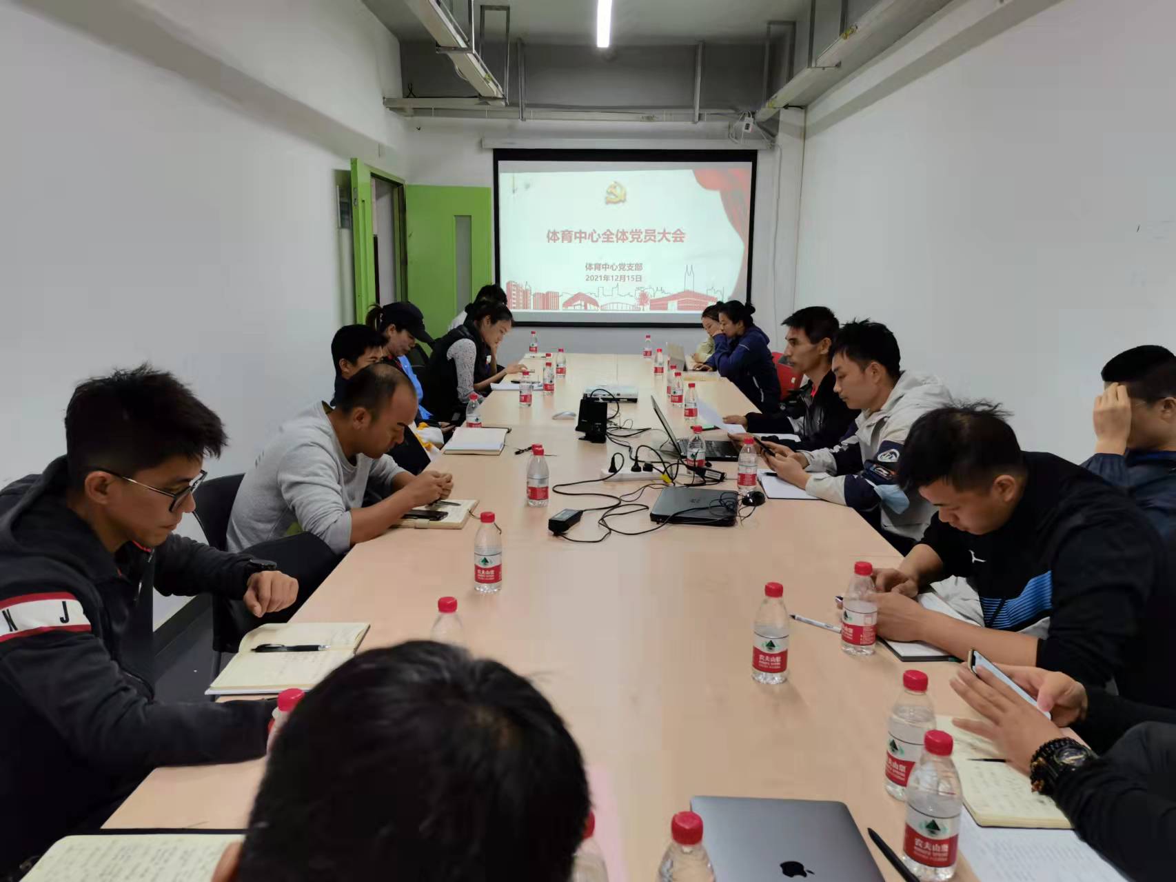 中心召开学校党代会代表候选人及纪委候选人选举动员会