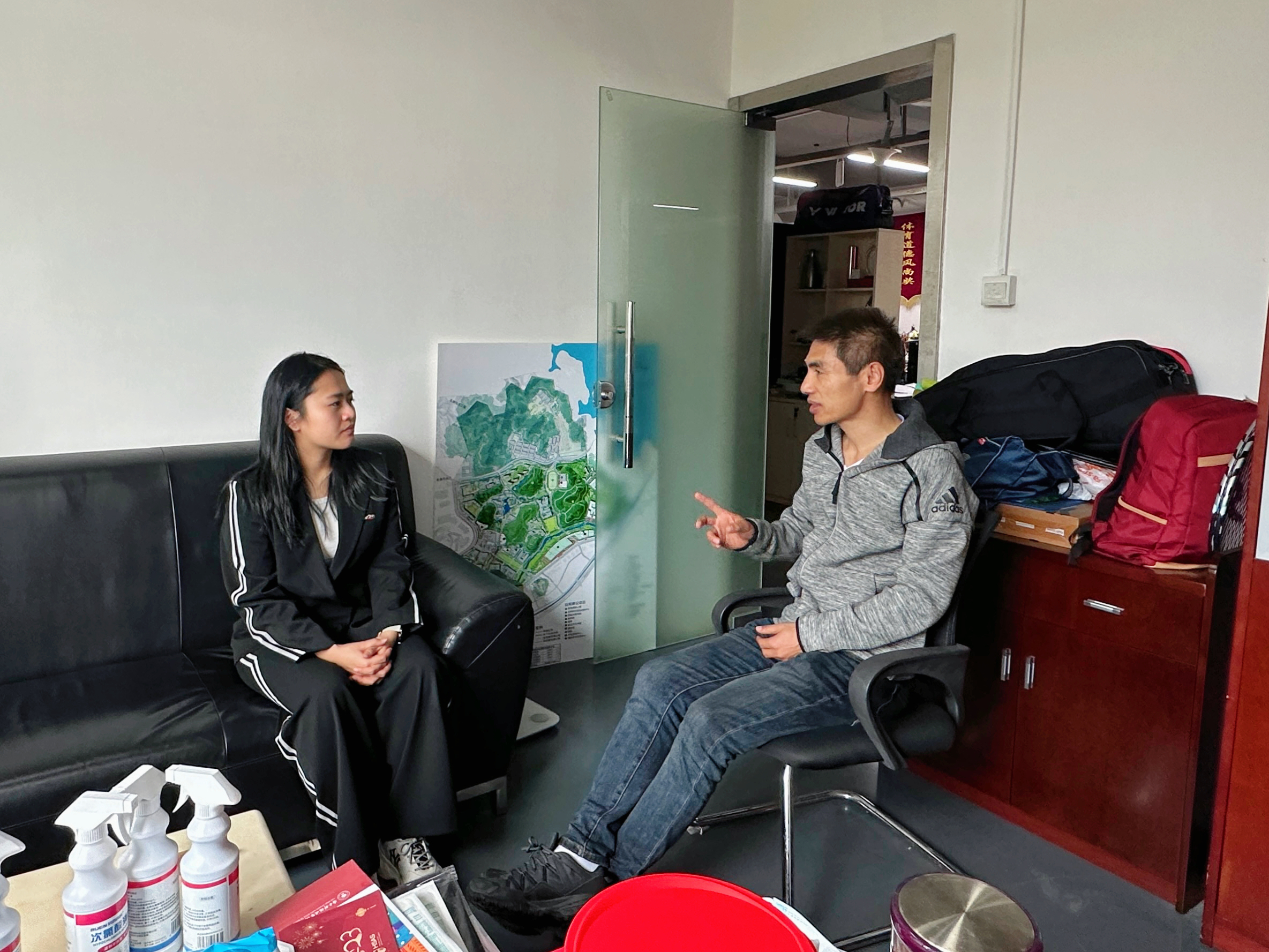 体育中心开展新进教师交流座谈活动