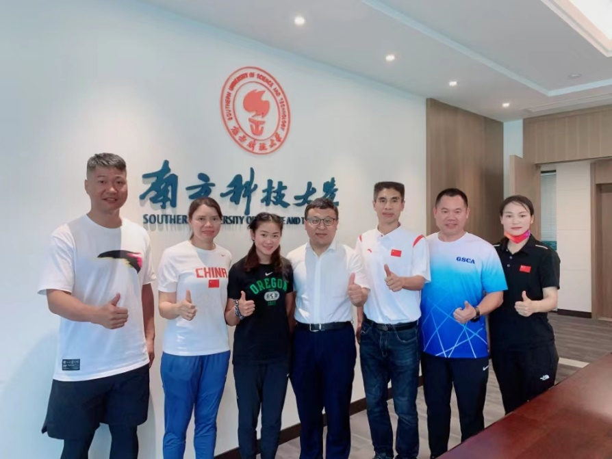 田径世青奥冠军梁小静来我校进行冠军经验分享会