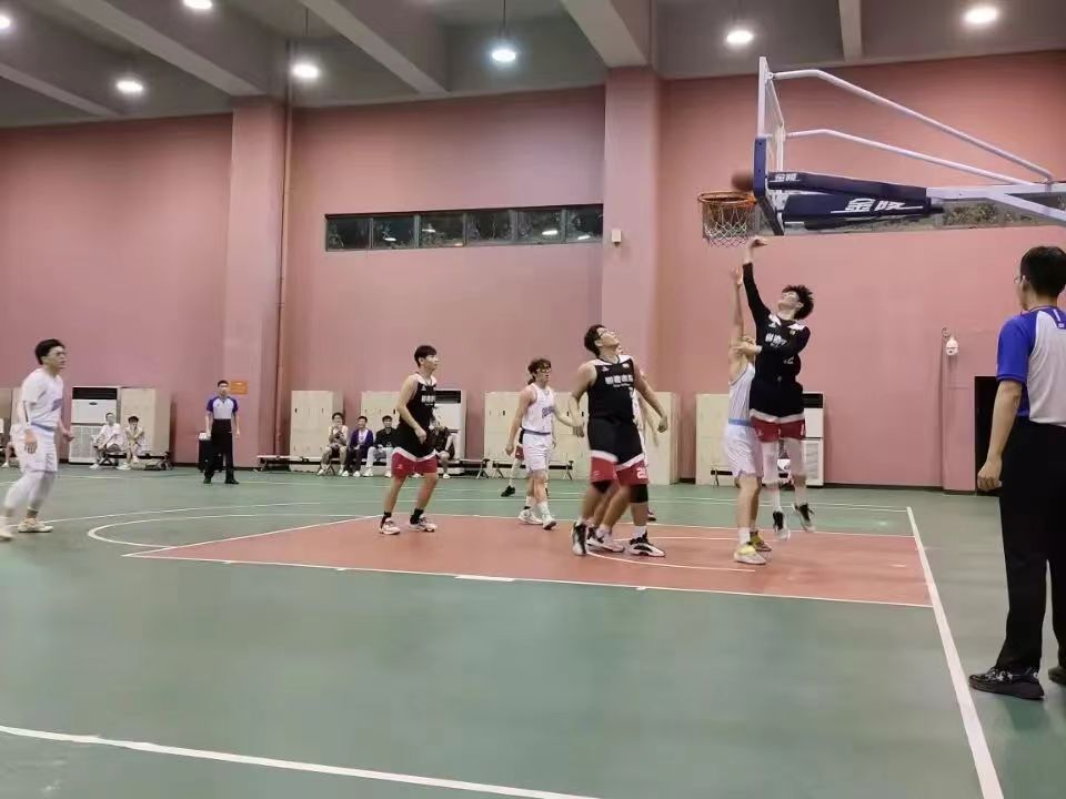 “逐篮球雄风、秀青春活力”2023年校园篮球联赛圆满落幕